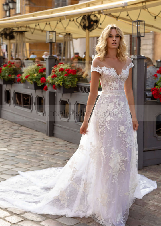 Ivory Flowery Lace Tulle V Back Wedding Dress